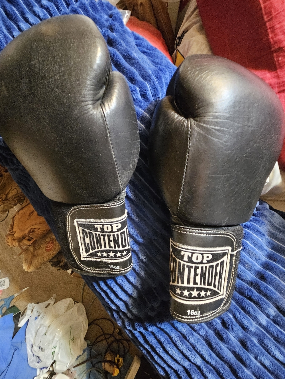 Top Contender Boxing Gloves - Picture 7 of 7